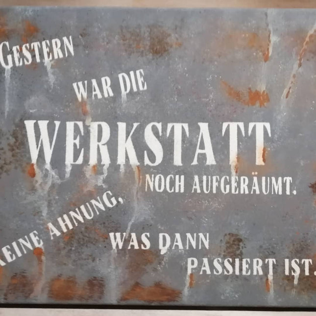 Schild in blaugrau mit Rosteffekt Farbe von Abbondanza.