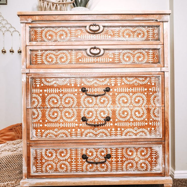 Redesign with Prima Decor Stencils® - Elegant Vine