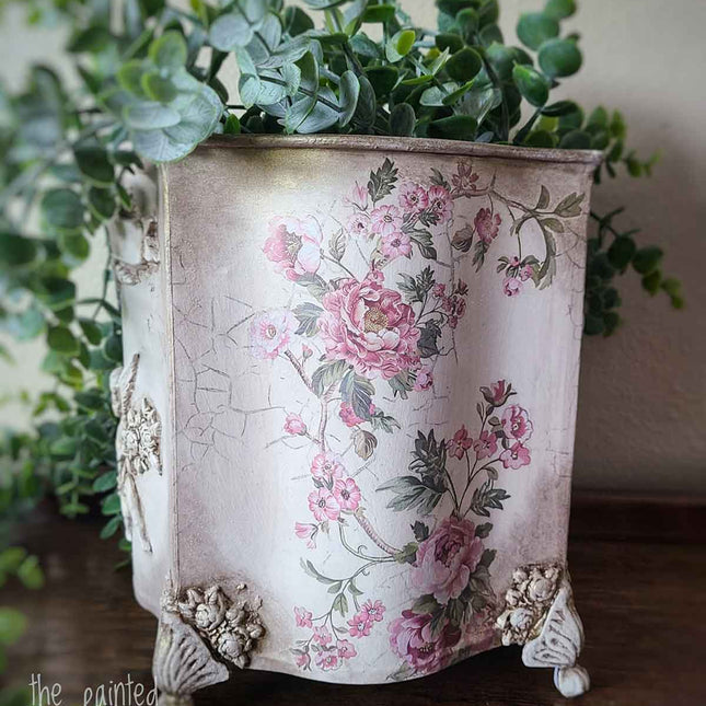 Decor Transfer Blumenmuster auf Schränkchen