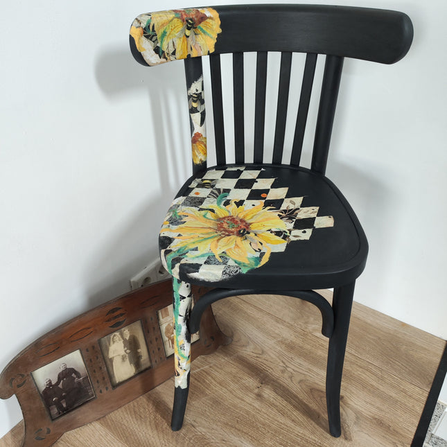 Stuhl mit Decoupagepapier Sonnenblume