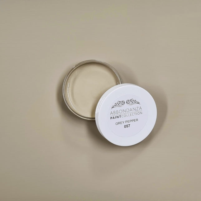 Farbmuster und Tester von der Farbe Abbondanza 057 Pepper Grey ein braun mit grauem Anteilen