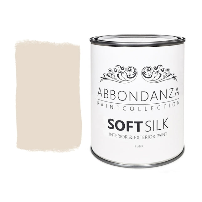 Farbmuster und Dose von der Farbe Abbondanza 026 Almond ein mittleres Beige mit leicht rosa Anteilen.