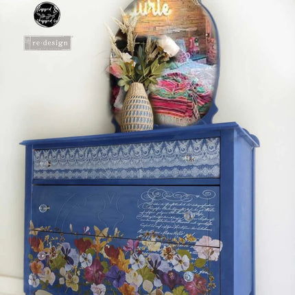 Vintage Wallpaper - Redesign with Prima Transfer